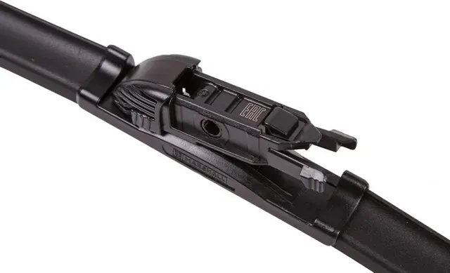 Комплект бескаркасных щеток стеклоочистителя 26” / 65 см + 14” / 36 см hook, side pin, push/pinch 19 mm () (Marshall). Артикул MW8155