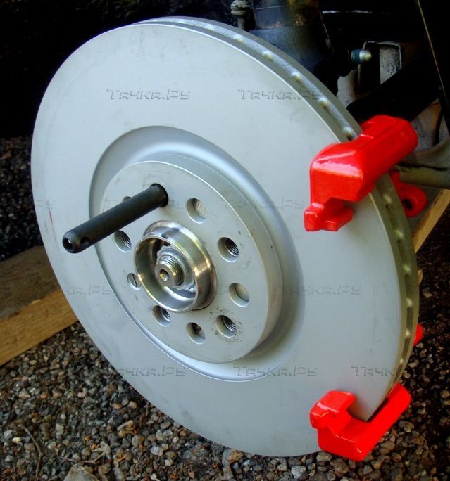 Тормозной диск Zimmermann Coat Z передний для Volkswagen Golf IV 1997-2006. Артикул 100.1240.20