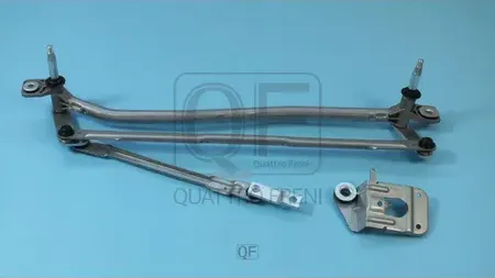 ТРАПЕЦИЯ СТЕКЛООЧИСТИТЕЛЯ FR (Quattro Freni). Артикул QF01N00153