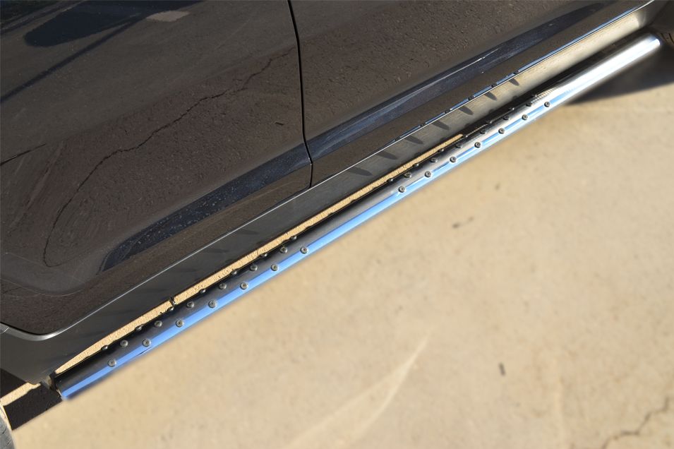 Защита порогов RusStal труба d75х42 овал с проступью для Kia Sportage III 2014-2026. Артикул KSGO-001676