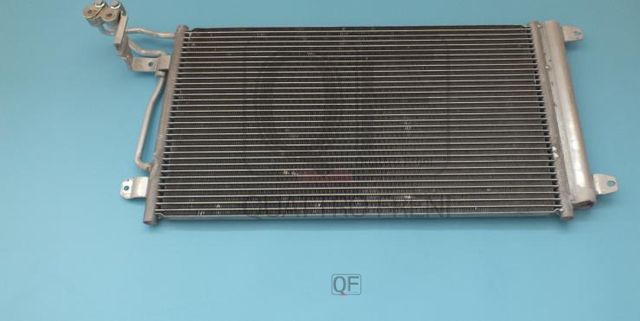 Радиатор кондиционера (Quattro Freni). Артикул qf50q00012