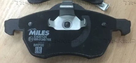 Тормозные колодки Miles (Low-Metallic) передние для Opel Astra G 1998-2005. Артикул E400124