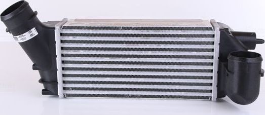 Интеркулер Nissens ** FIRST FIT **. Артикул 96518