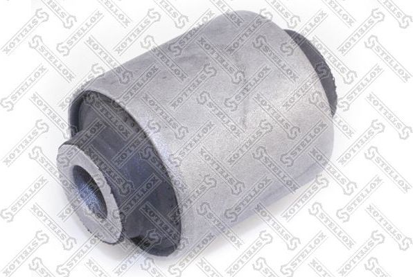 Сайлентблок переднего рычага подвески Stellox. Артикул 87-71050-SX