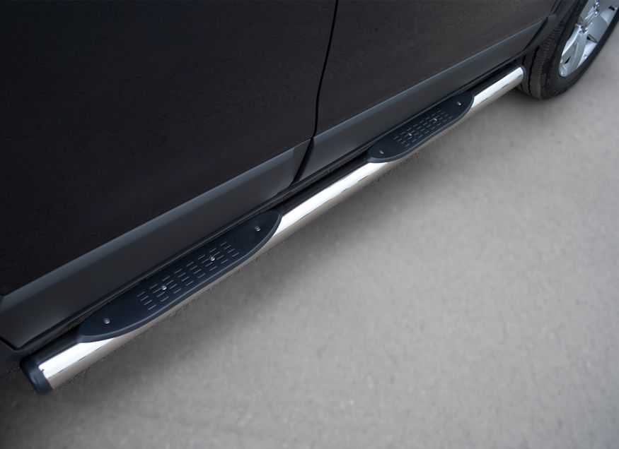 Защита порогов RusStal труба d76 с накладками (вариант 2) для Chevrolet Captiva 2011-2013. Артикул CHCT-0008292