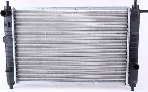 Радиатор охлаждения двигателя Nissens. Артикул 61653