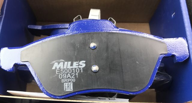 Тормозные колодки Miles (Керамика). Артикул E500101