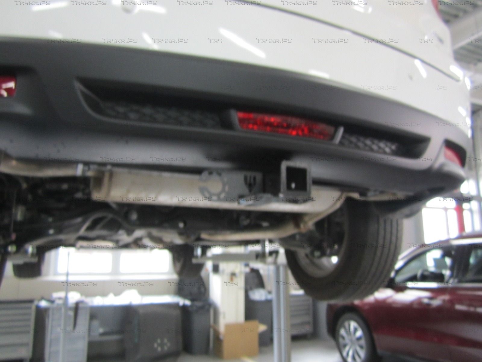 Фаркоп Bizon для Acura RDX II 2013-2018. Американский квадрат. Артикул FA 0856-E