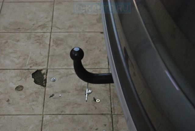 Фаркоп Auto-Hak для Volvo S40 II седан 2004-2012. Артикул L 23