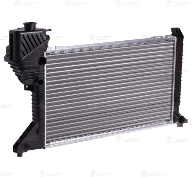 Радиатор охлаждения двигателя Luzar для Mercedes-Benz Sprinter 904 2000-2006. Артикул LRc 1550