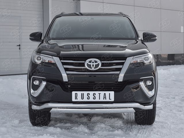 Защита RusStal переднего бампера d63 волна-d75х42 дуга для Toyota Fortuner II (для России) 2017-2020. Артикул TFZ-002877