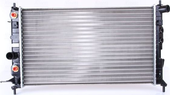 Радиатор охлаждения двигателя Nissens для Opel Vectra B 1995-2003. Артикул 630771
